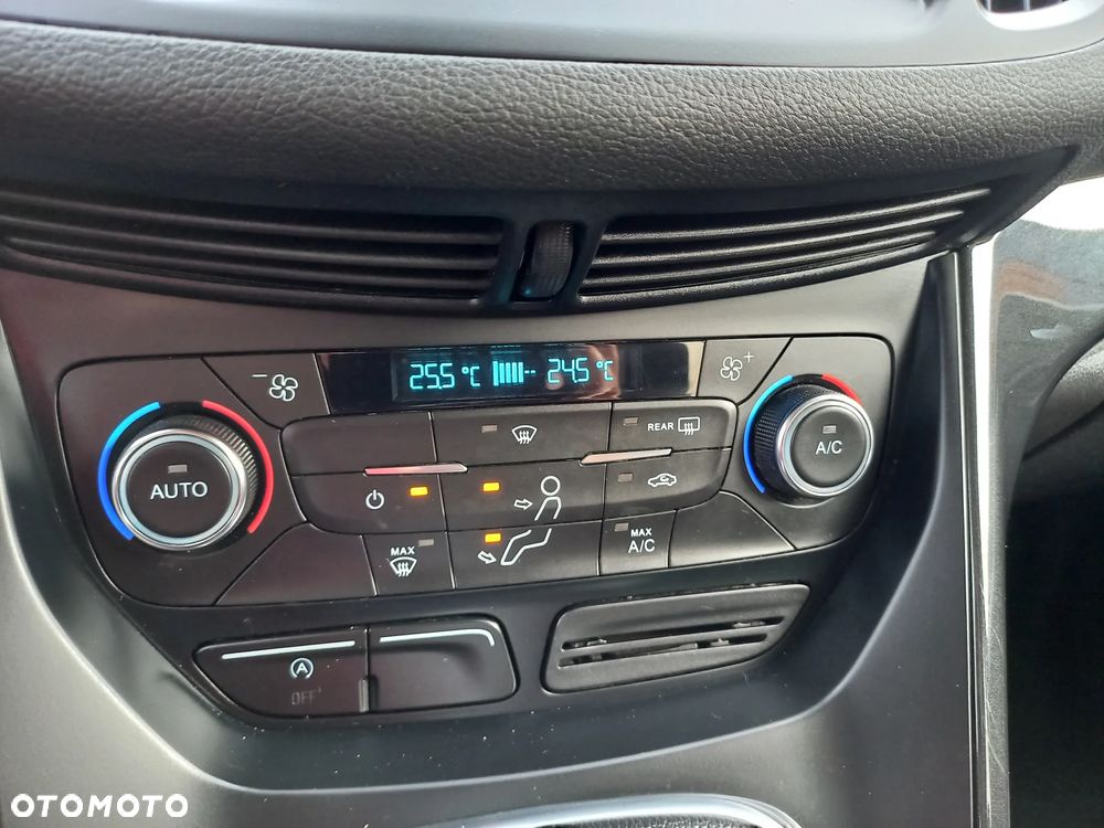 Ford Kuga 1.5 TDCi 2x4 Titanium - 32