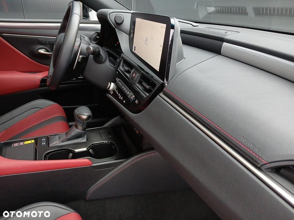 Lexus ES 300h F Sport Edition - 23