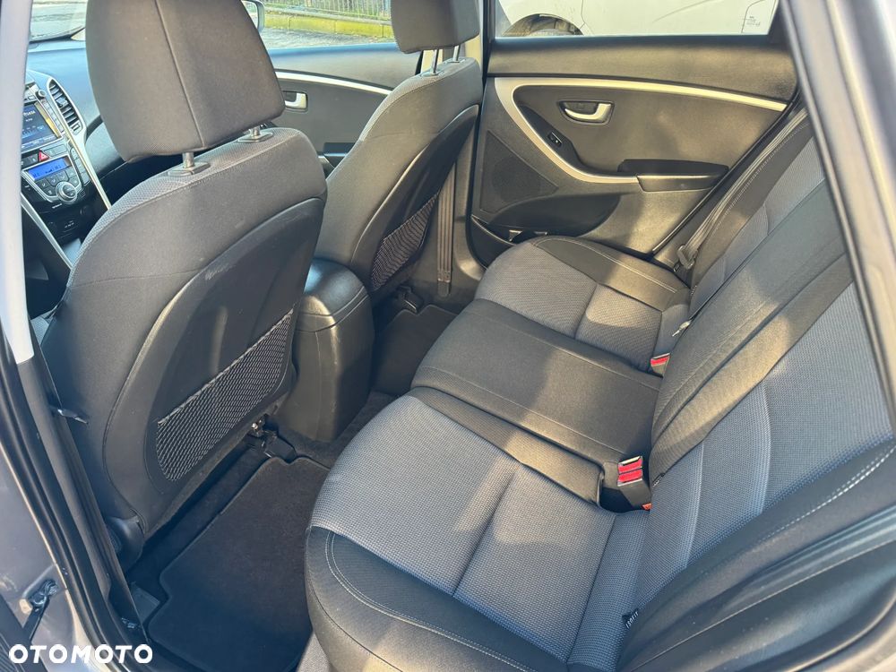 Hyundai i30 1.6 CRDi Premium - 10