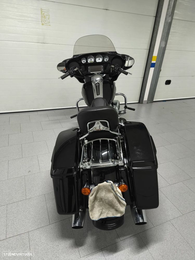 Harley-Davidson FLHXS Street Glide Special - 5