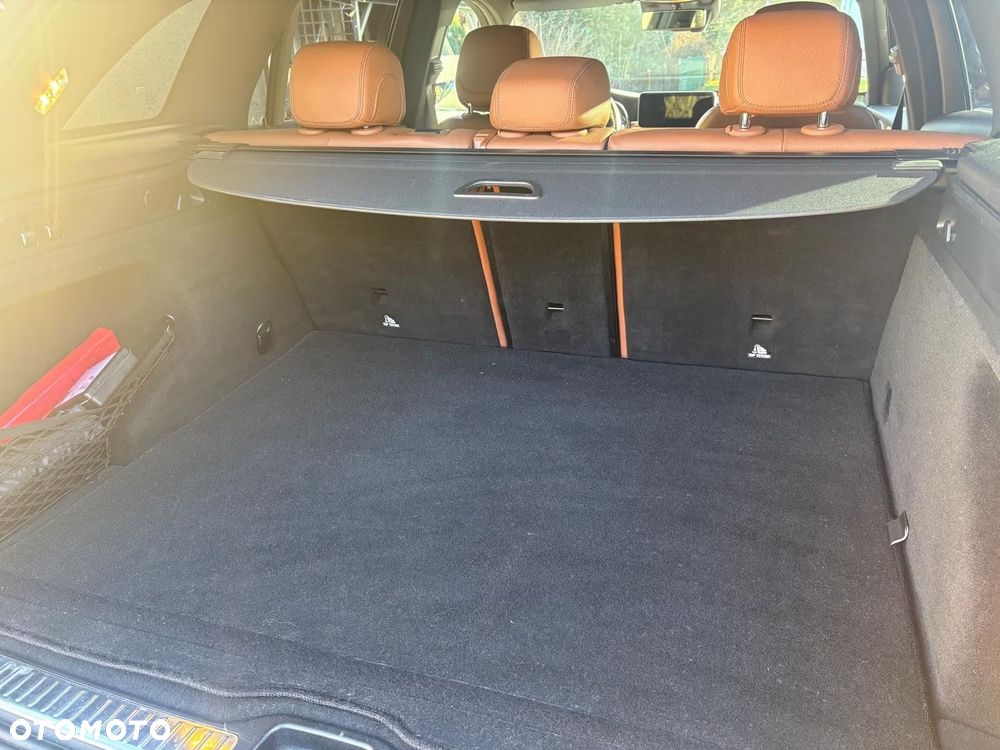 Mercedes-Benz GLC 300 4Matic 9G-TRONIC AMG Line - 9