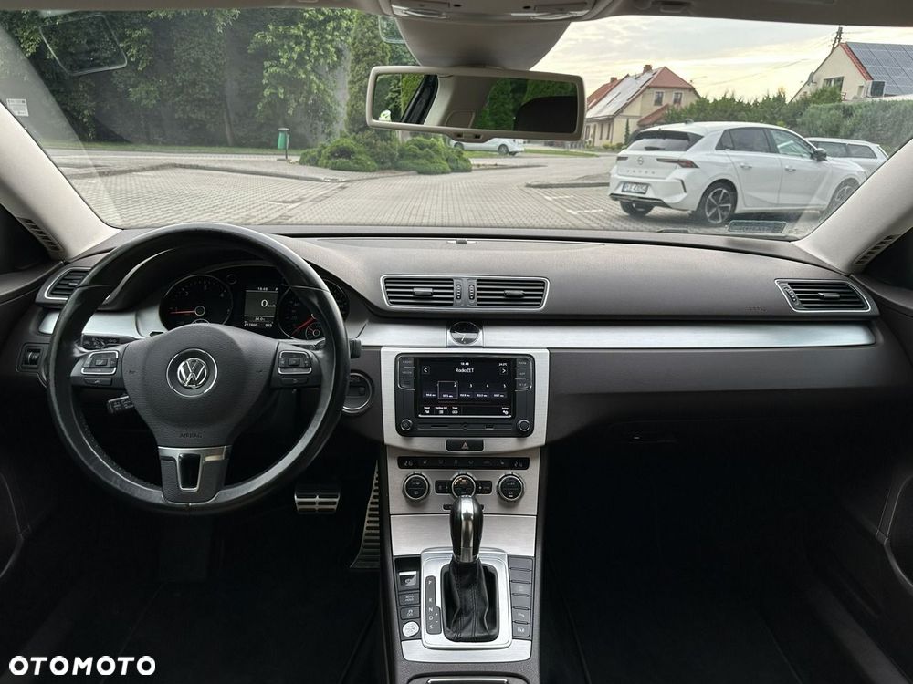 Volkswagen Passat - 13