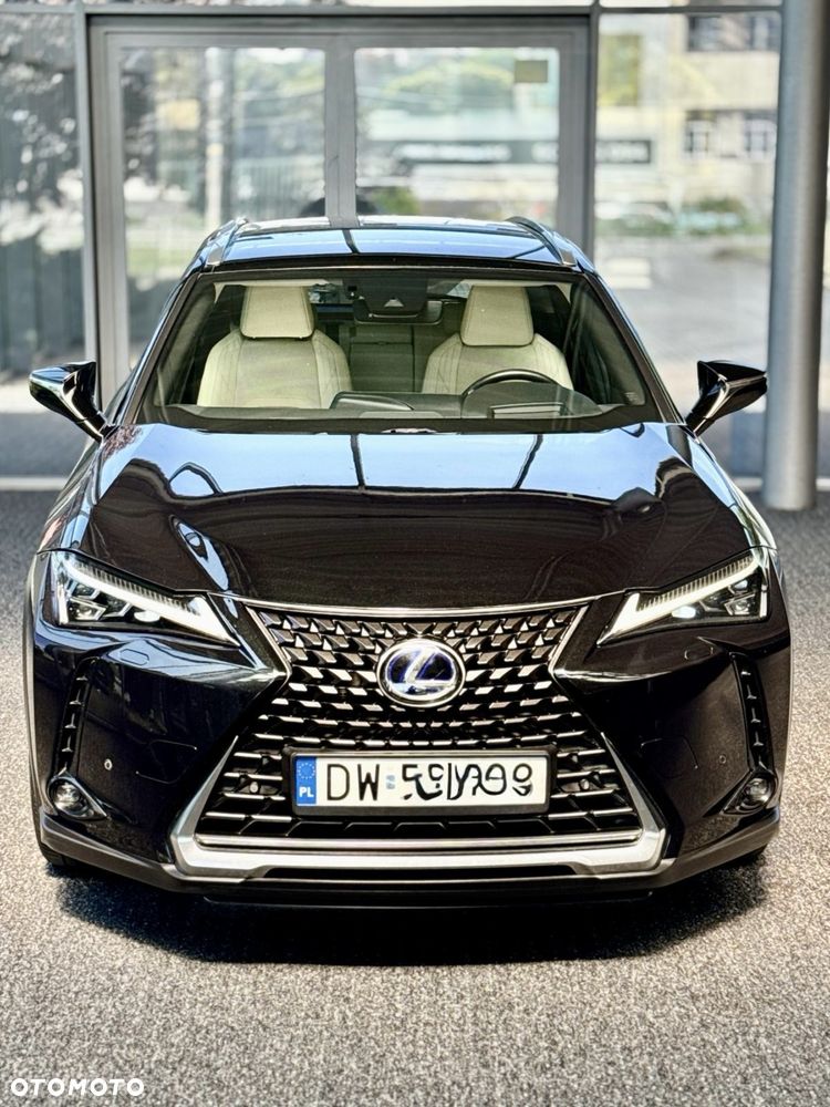 Lexus UX - 1