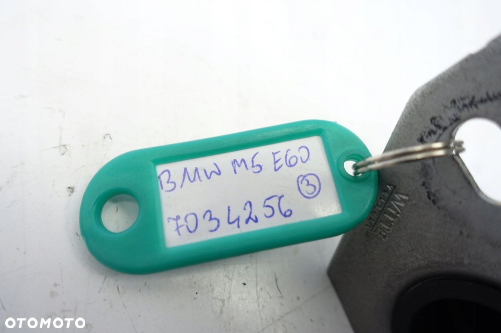 BMW E60 M5 5.0 V10 RYGIEL PRZEDNIEJ MASKI przód - 10