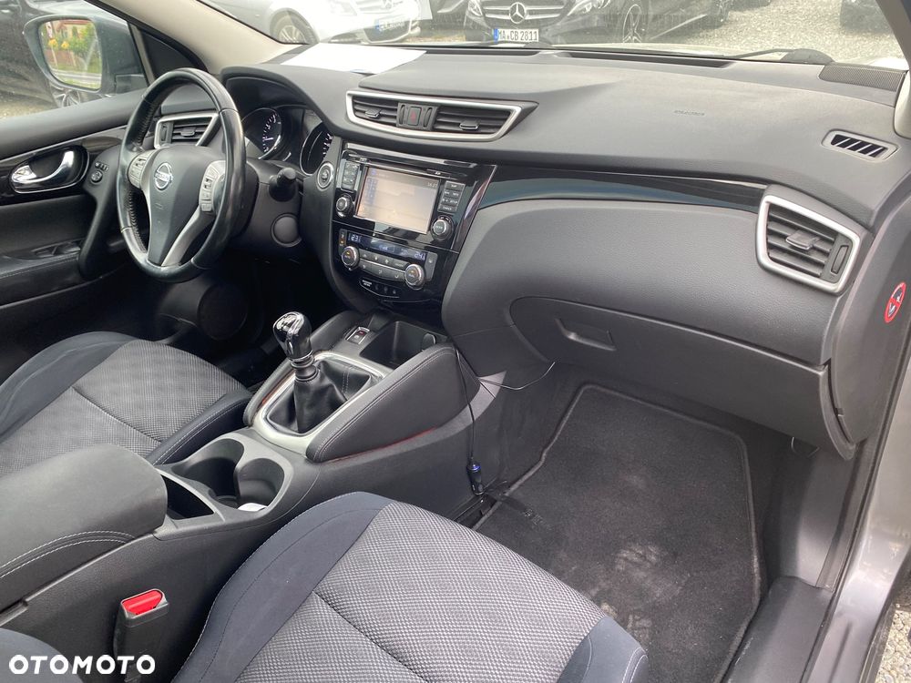 Nissan Qashqai 1.6 DIG-T N-Connecta - 26