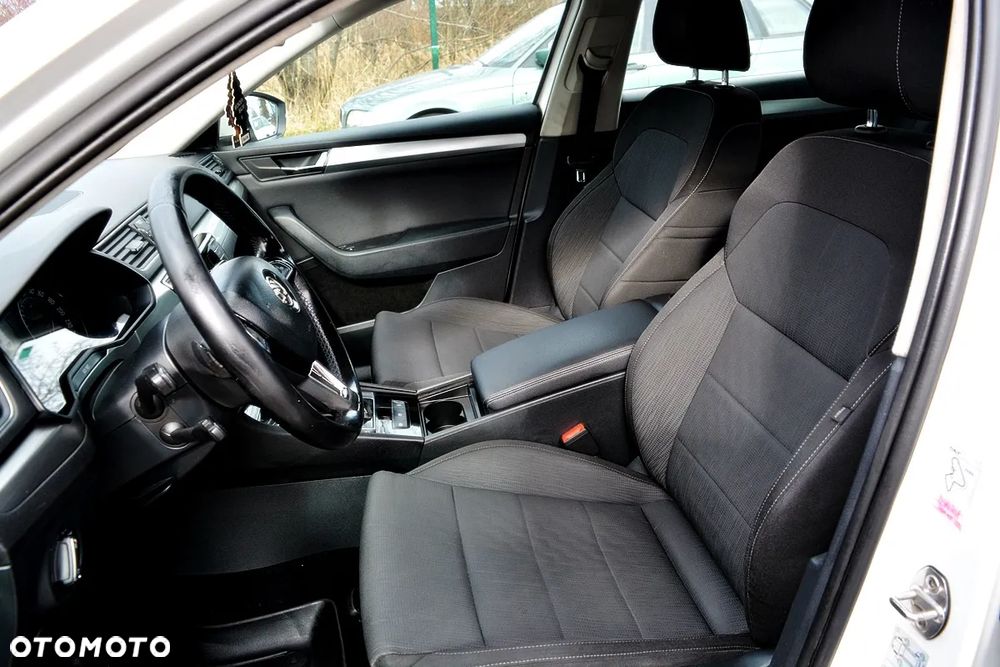 Skoda Superb 2.0 TDI DSG Active - 6