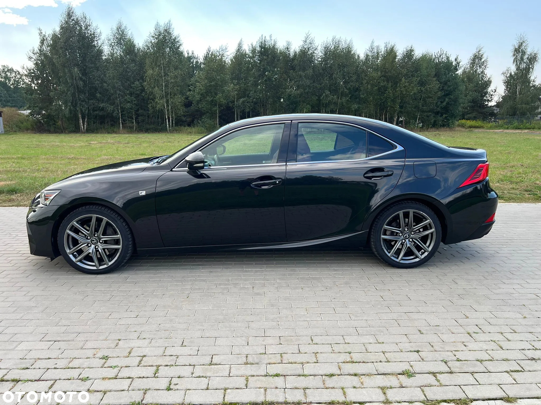 Lexus IS 200t / 300 F Sport - 14