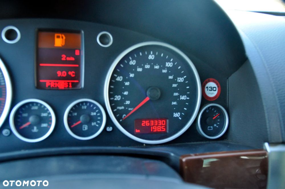 Volkswagen Touareg 3.2 V6 Automatik - 5