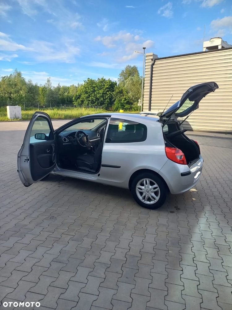Renault Clio - 20