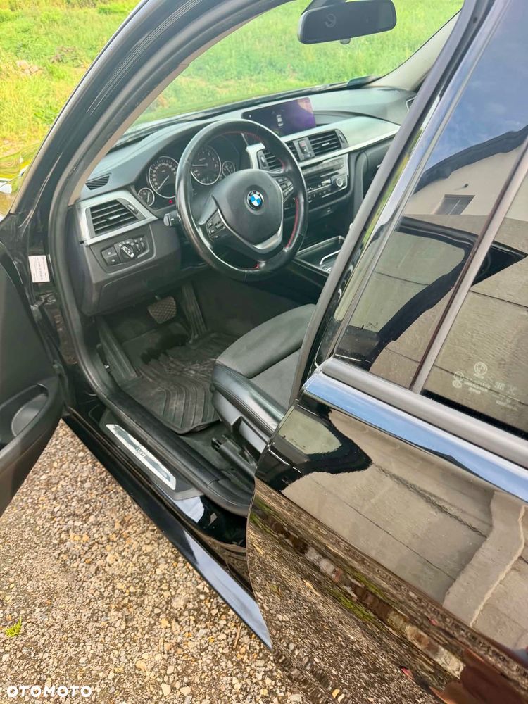 BMW Seria 3 318i - 12