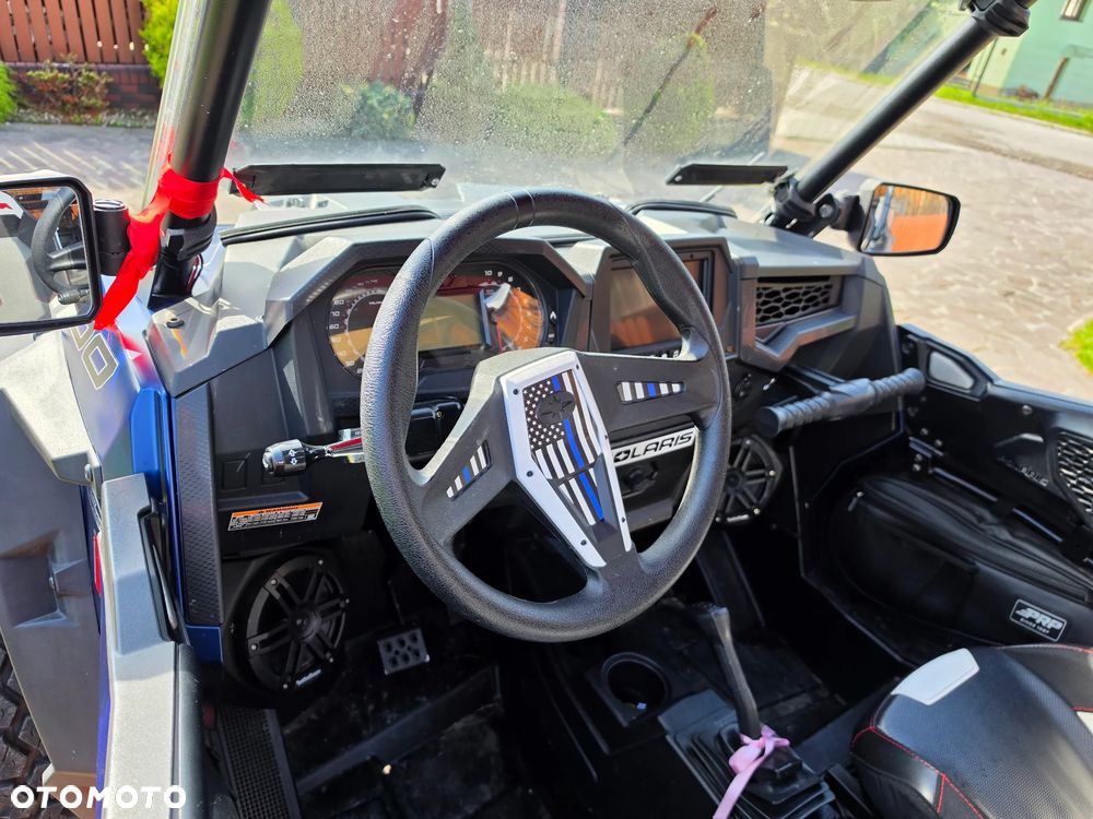 Polaris RZR - 6