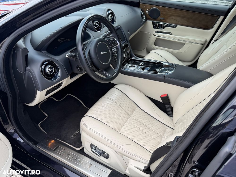 Jaguar XJ - 10