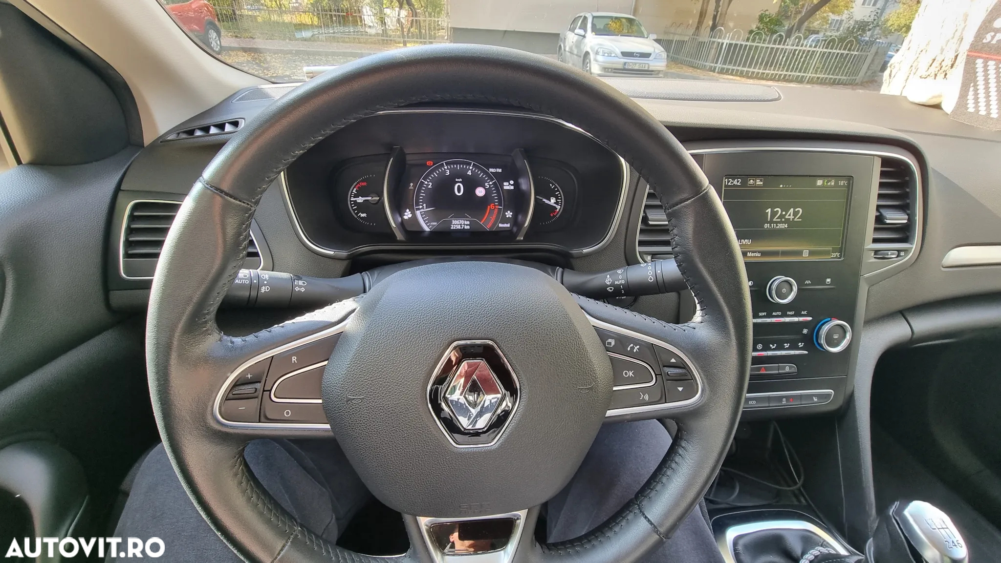 Renault Megane TCe Business - 9