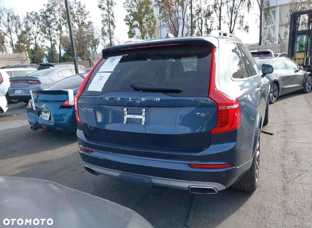 Volvo XC 90 - 4