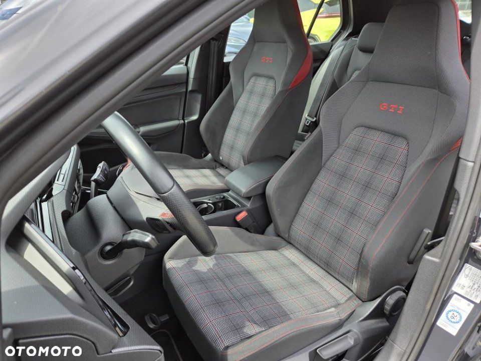 Volkswagen Golf - 14