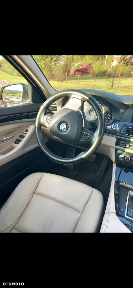 BMW Seria 5 523i - 4