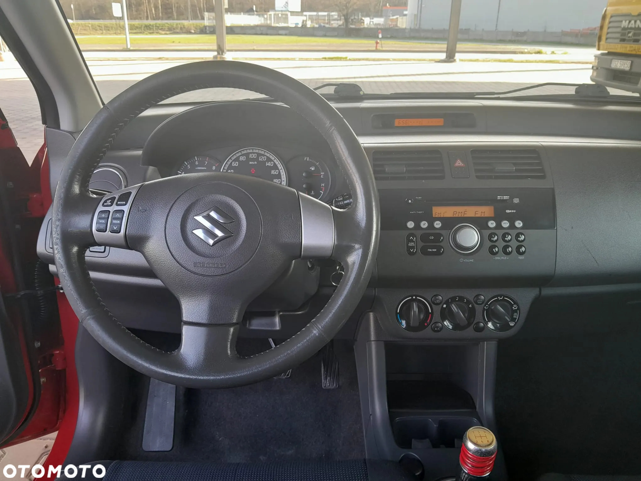 Suzuki Swift 1.3 Club dance - 11