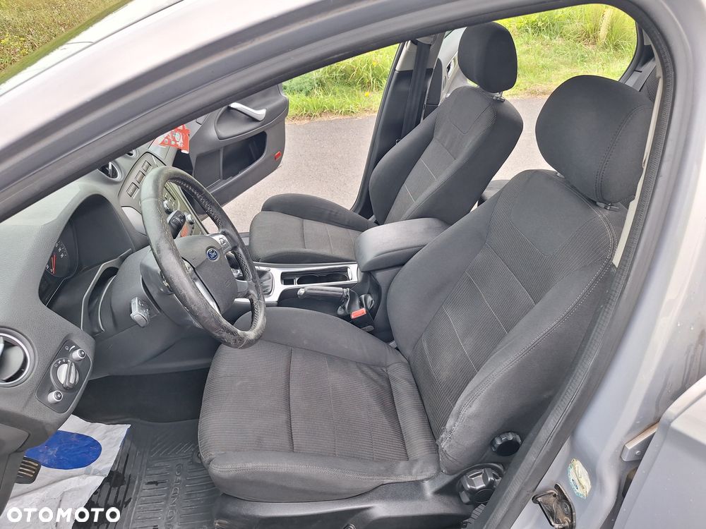 Ford Mondeo 1.8 TDCi Titanium - 12