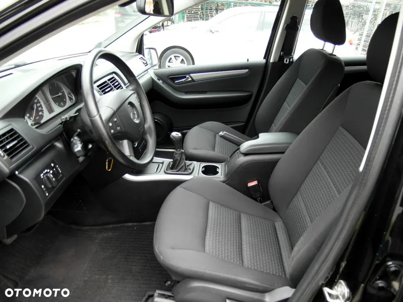 Mercedes-Benz Klasa B 180 CDI DPF Special Edition - 29