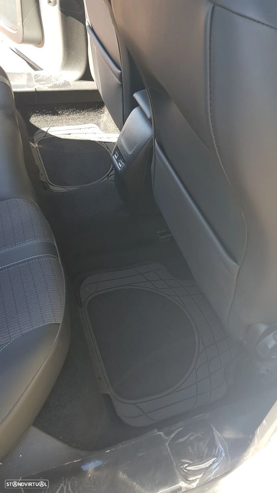 Peugeot 2008 1.2 PureTech Allure - 15