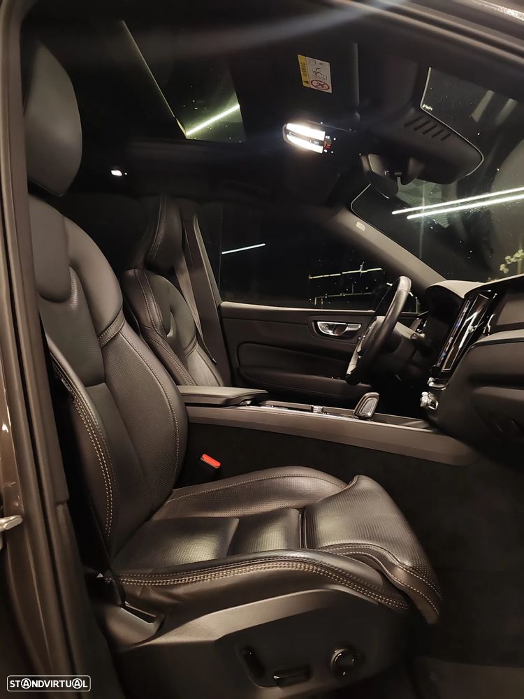 Volvo XC 60 T6 AWD Recharge Geartronic RDesign Expression - 17