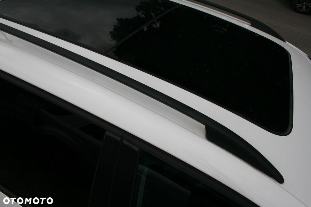 Volkswagen Touran 1.4 TSI MATCH - 9