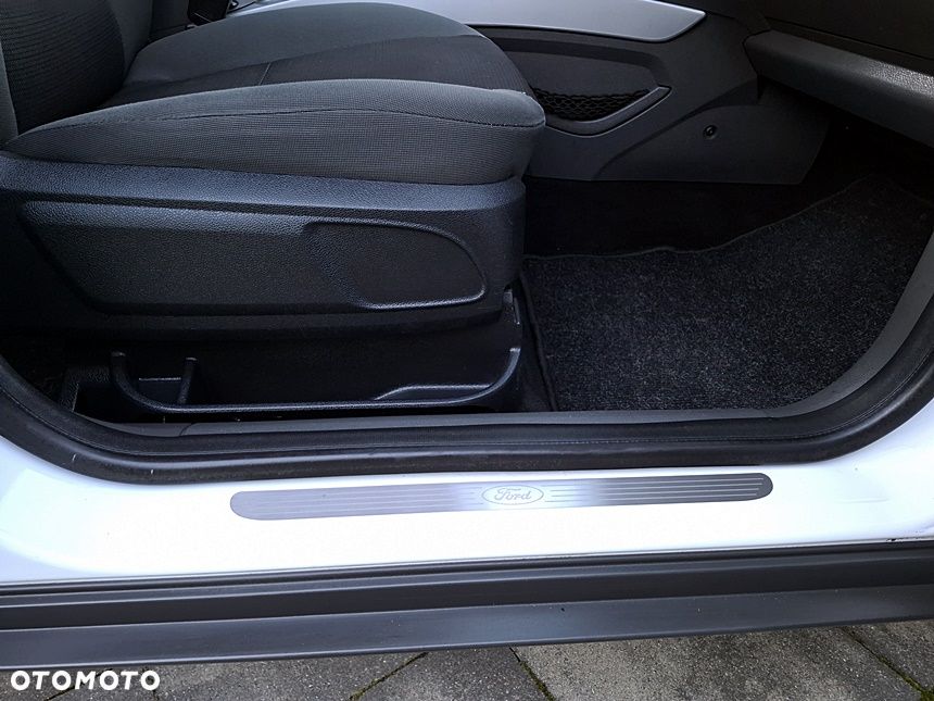 Ford Kuga - 31