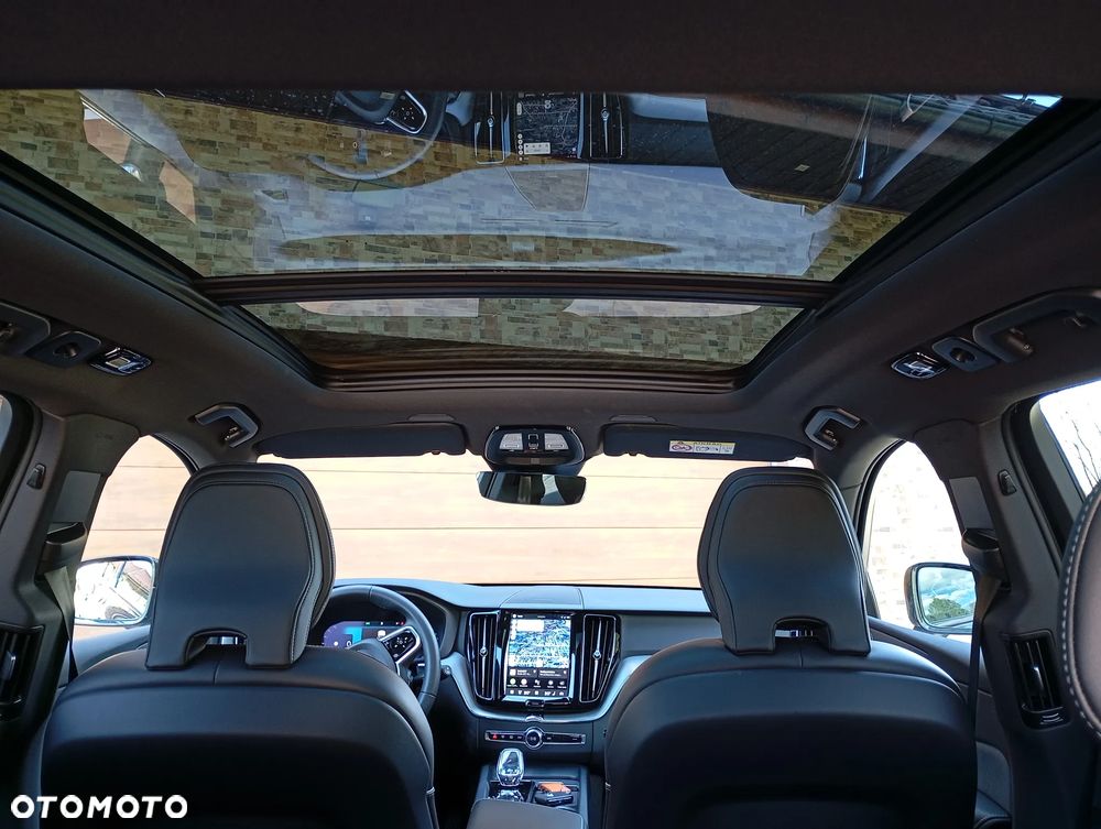 Volvo XC 60 B5 B AWD Plus Dark - 5