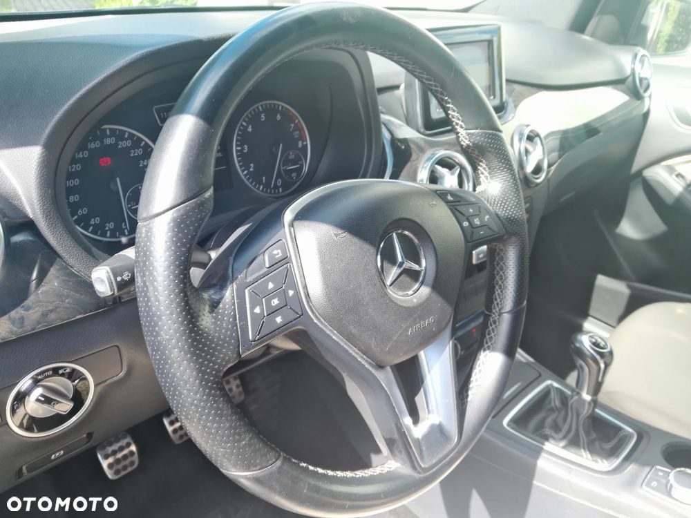 Mercedes-Benz Klasa B 180 BlueEFFICIENCY Edition - 8