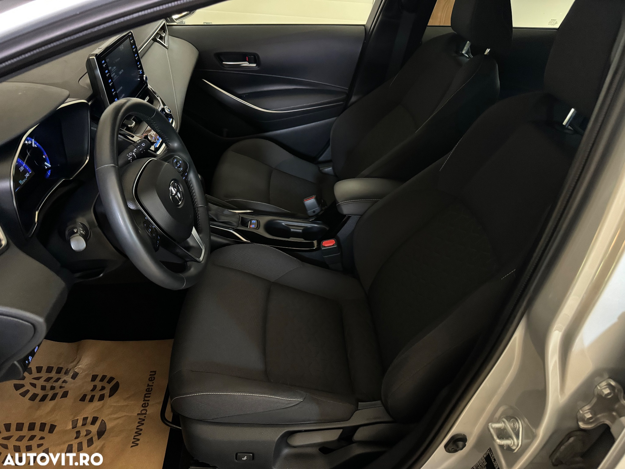 Toyota Corolla 1.8 HSD Dynamic Bi-tone - 30