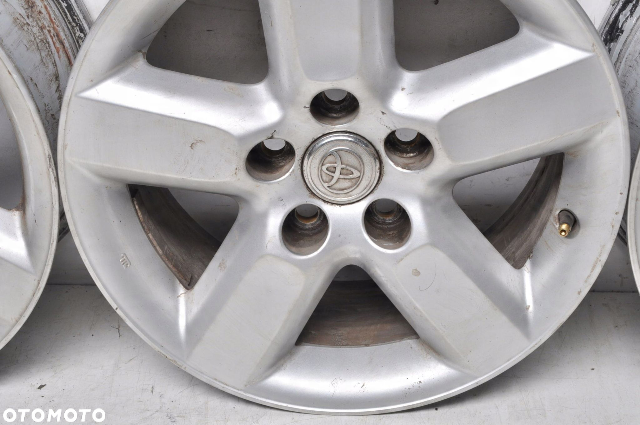 TOYOTA RAV 4 II FELGI ALUMINIOWE R16" 7J 5X114.3 ET35 - 4
