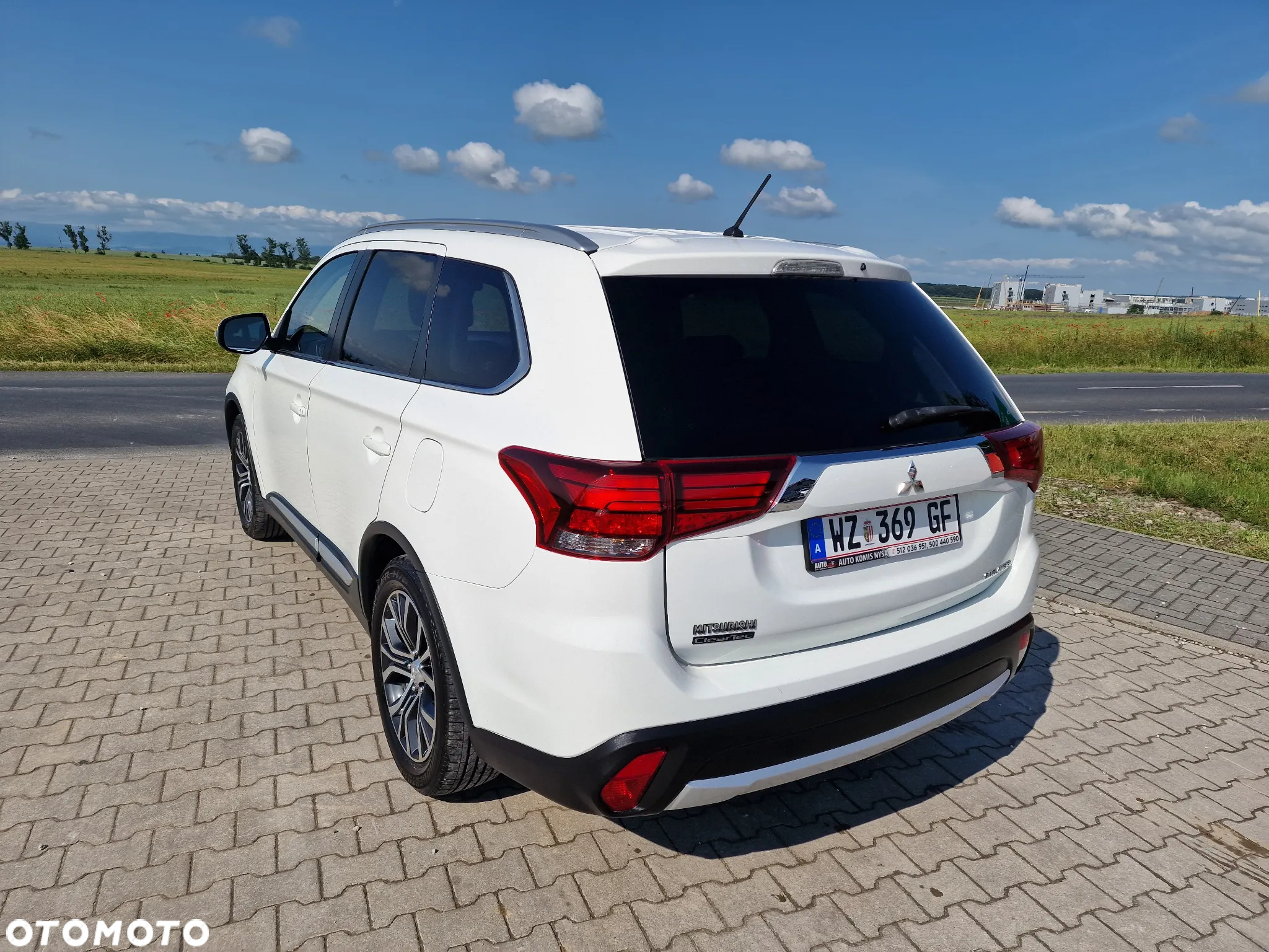 Mitsubishi Outlander 2.2 DID Intense + 4WD - 14