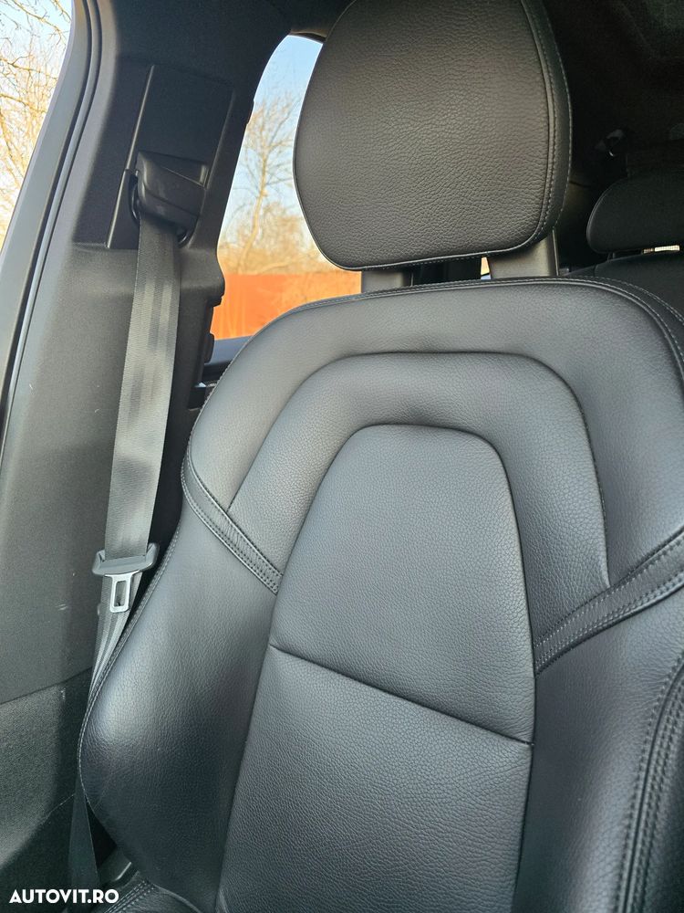 Volvo XC 60 D5 AWD Geartronic Inscription - 24