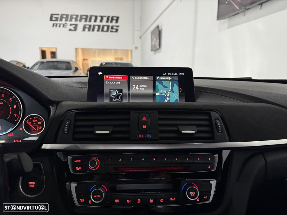 BMW 330 e iPerformance Pack M - 14