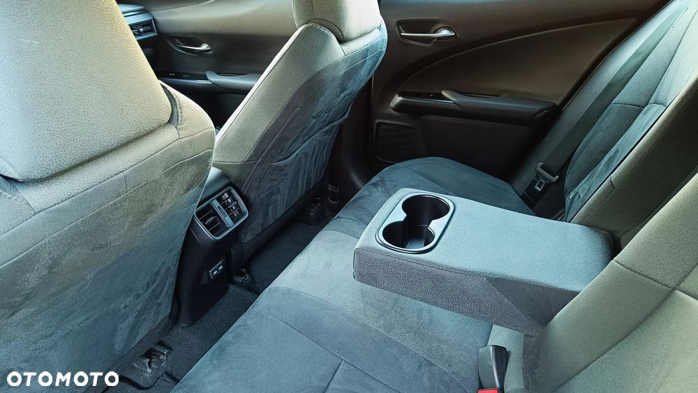 Lexus UX - 11
