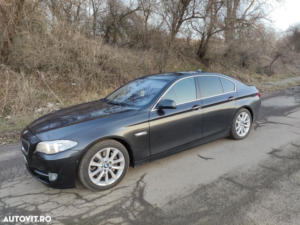 BMW Seria 5 525d xDrive - 15