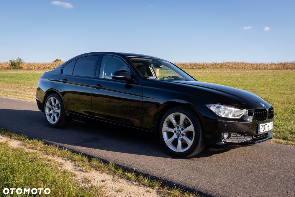 BMW Seria 3 320i - 5