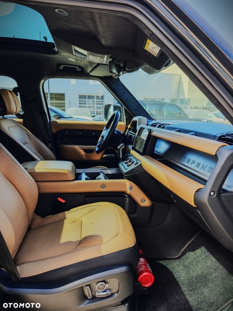 Land Rover Defender 3.0 D300 mHEV X-Dynamic HSE - 3