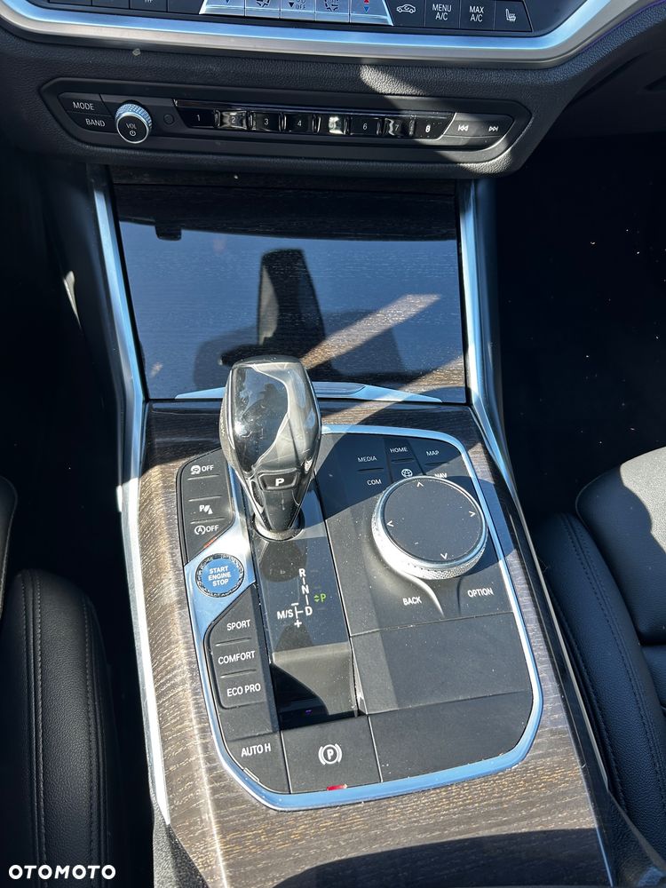 BMW Seria 3 330i xDrive Sport Line - 14