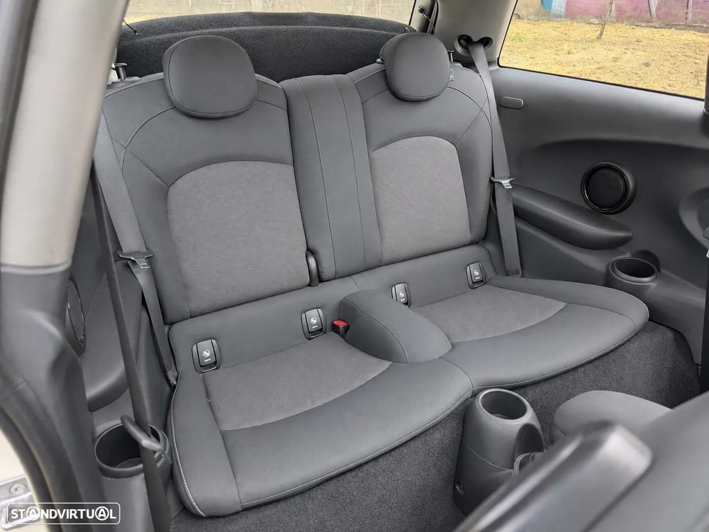 MINI 3 Portas Cooper D Seven - 29