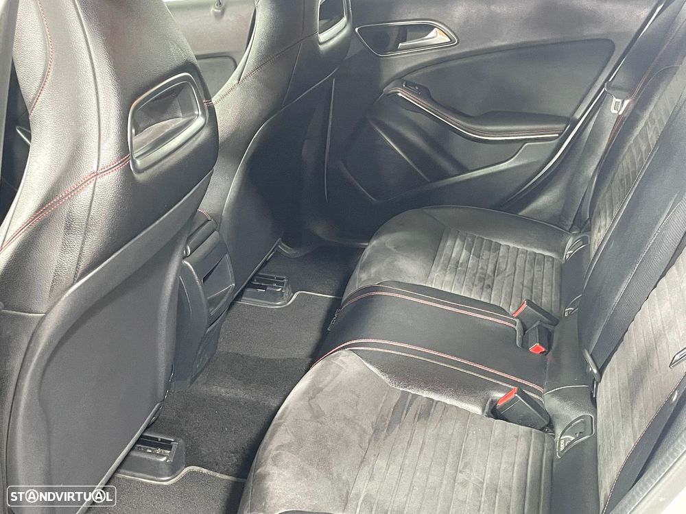 Mercedes-Benz A 180 CDi BE AMG Line - 11