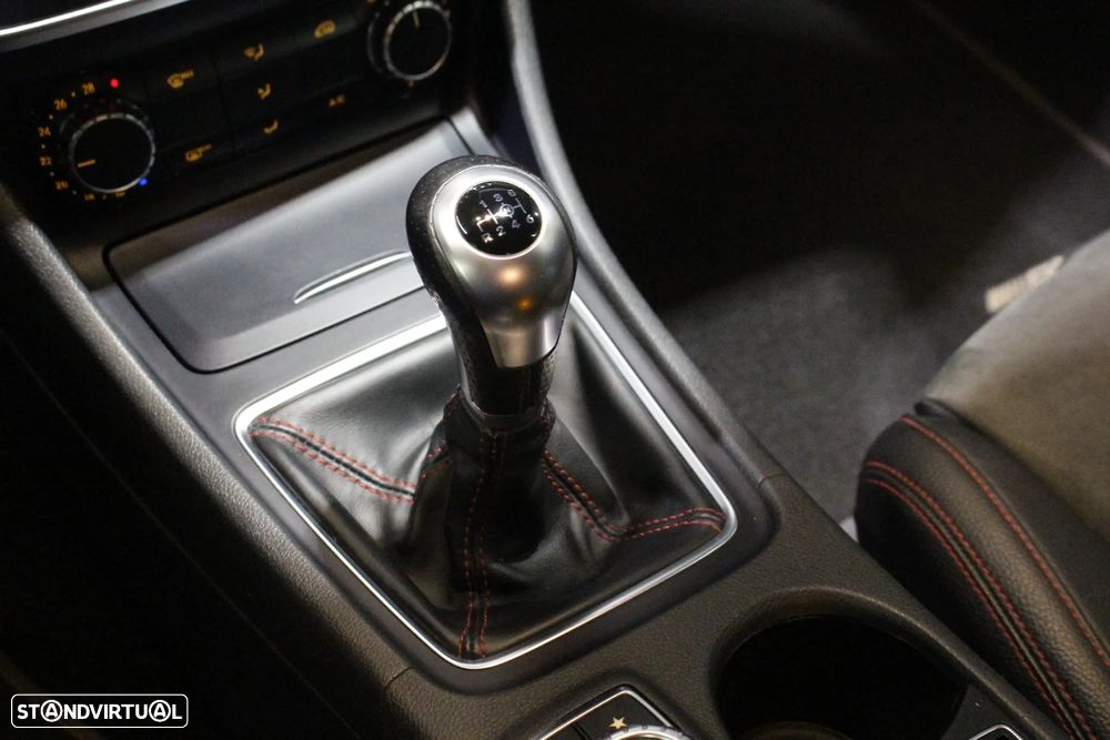 Mercedes-Benz CLA 200 Shooting Brake (CDI) d AMG Line - 34