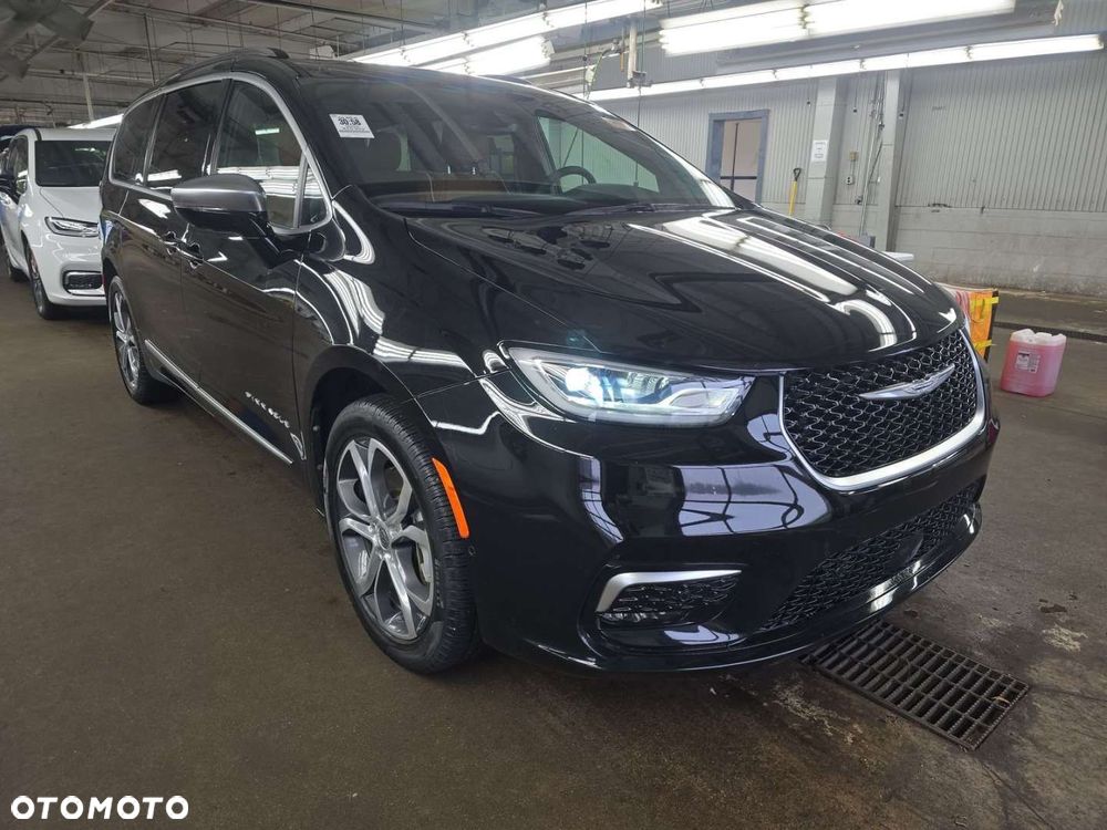 Chrysler Pacifica - 10