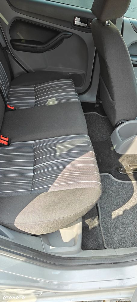 Ford Focus Ambiente - 12