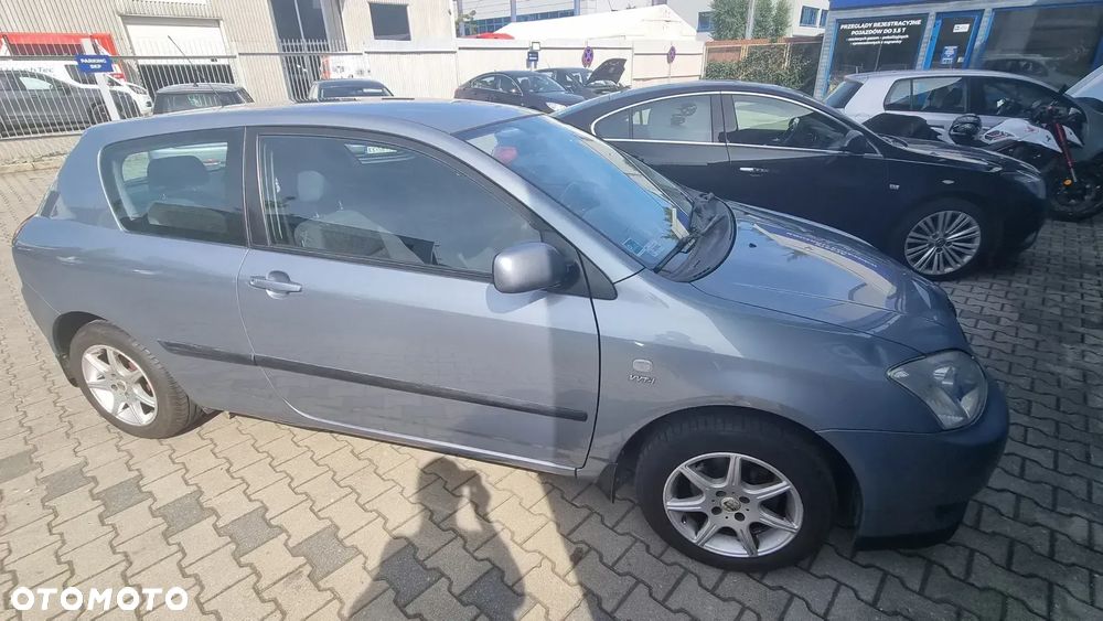 Toyota Corolla - 2