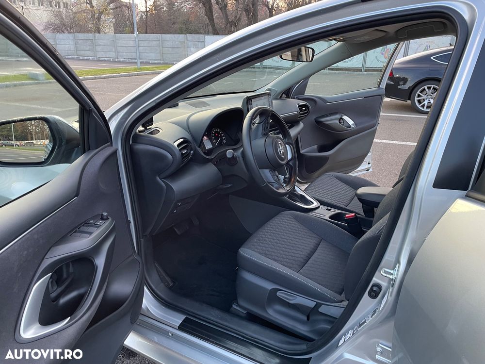 Toyota Yaris 1.5 VVT-i HSD Dynamic - 9