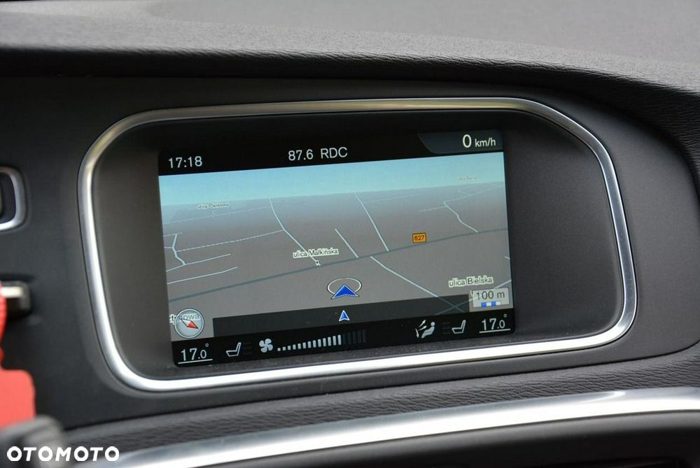 Volvo V40 T4 R-Design Momentum - 24