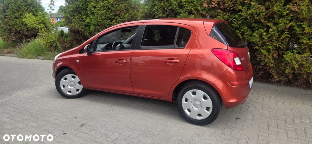 Opel Corsa 1.4 16V Innovation - 9
