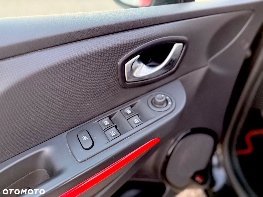 Renault Clio - 19
