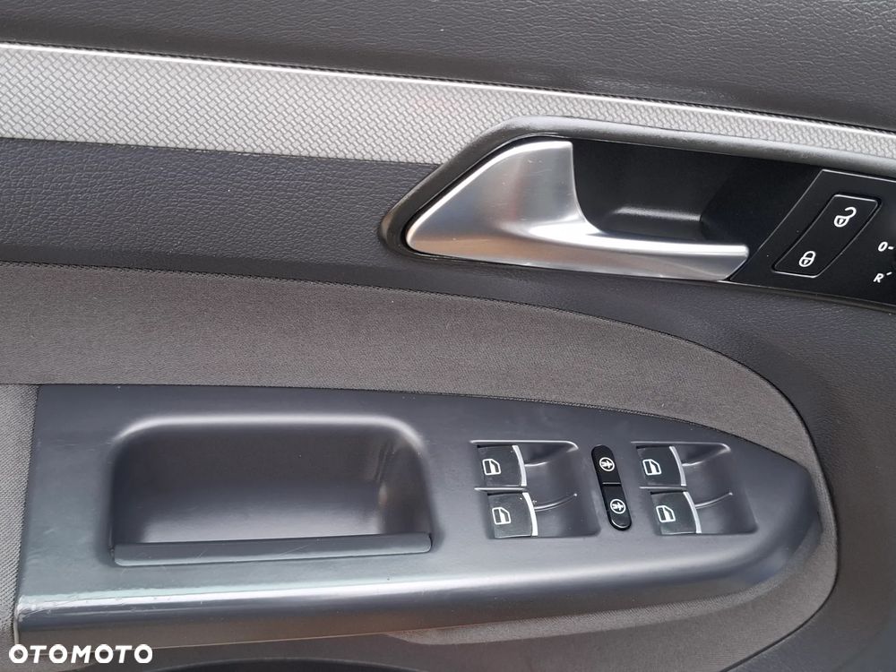 Volkswagen Touran 1.6 TDI DPF BlueMotion Technology DSG MATCH - 20